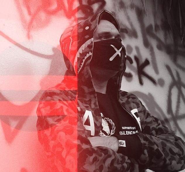 Justin Sane in a mask